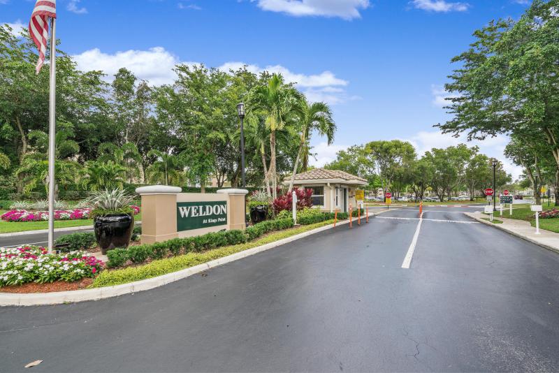  Condo & Townhome Photos