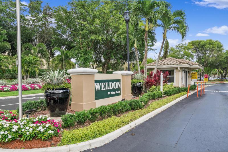  Condo & Townhome Photos