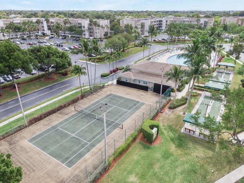  Condo & Townhome Photos