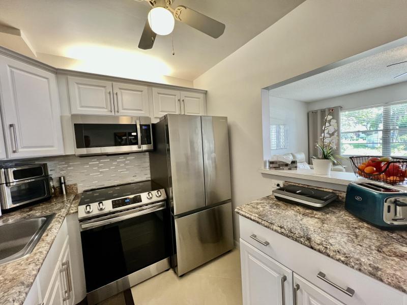  Condo & Townhome Photos