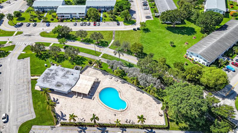  Condo & Townhome Photos