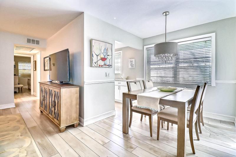  Condo & Townhome Photos