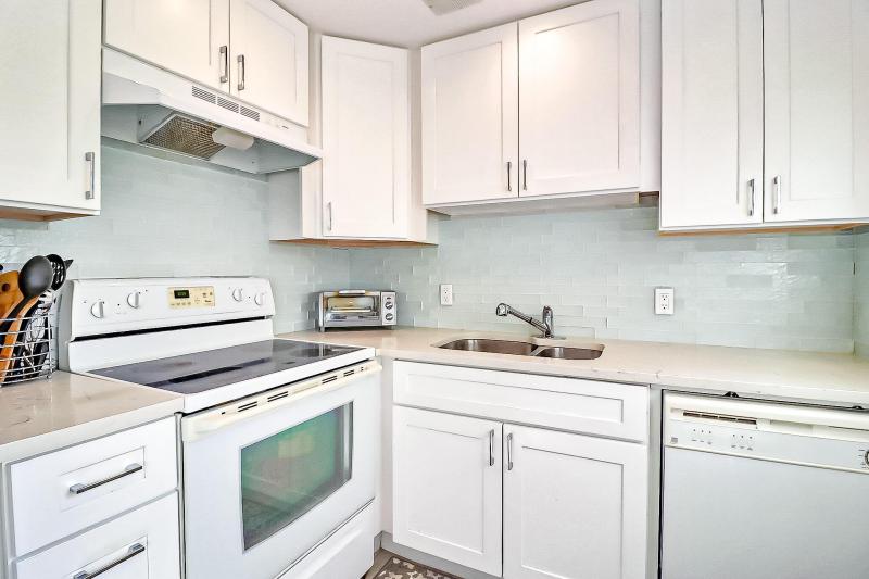  Condo & Townhome Photos
