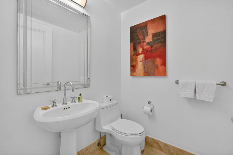  Condo & Townhome Photos