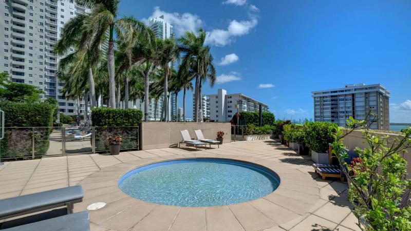  Condo & Townhome Photos
