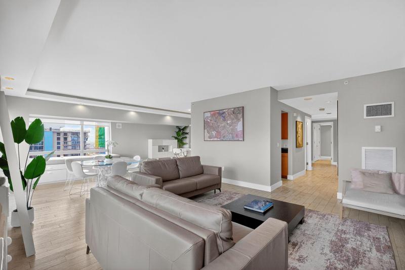  Condo & Townhome Photos
