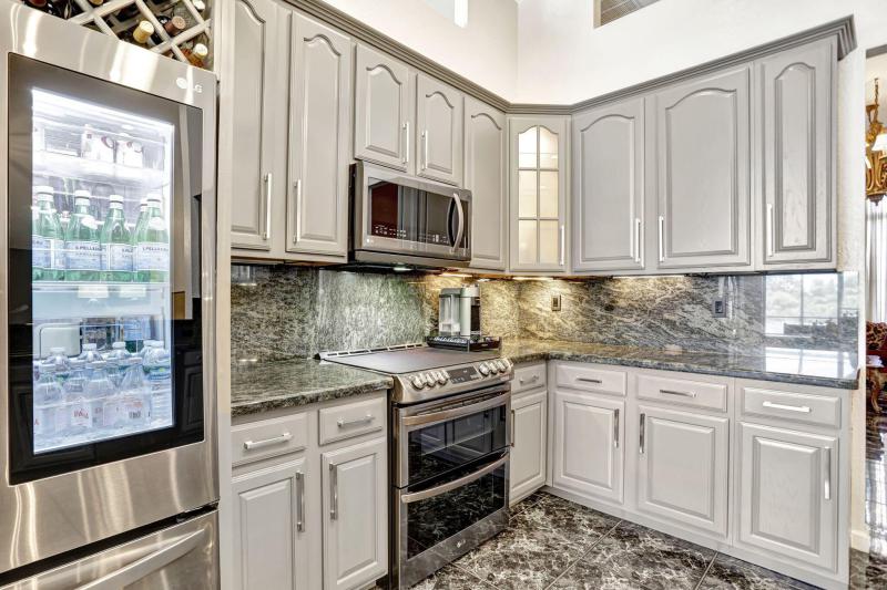  Single Family Homes Photo 24:  Pembroke Pines,  FL 33332