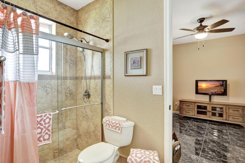  Single Family Homes Photo 35:  Pembroke Pines,  FL 33332
