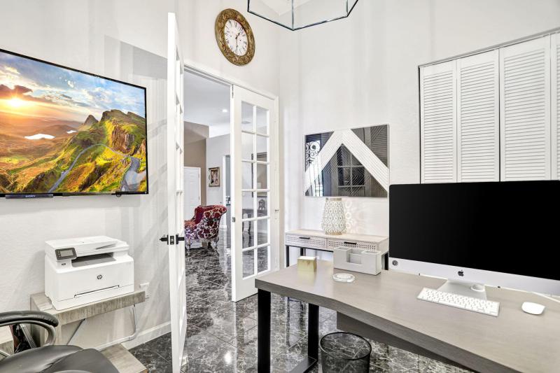  Single Family Homes Photo 43:  Pembroke Pines,  FL 33332