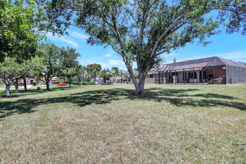  Single Family Homes Photo 59:  Pembroke Pines,  FL 33332
