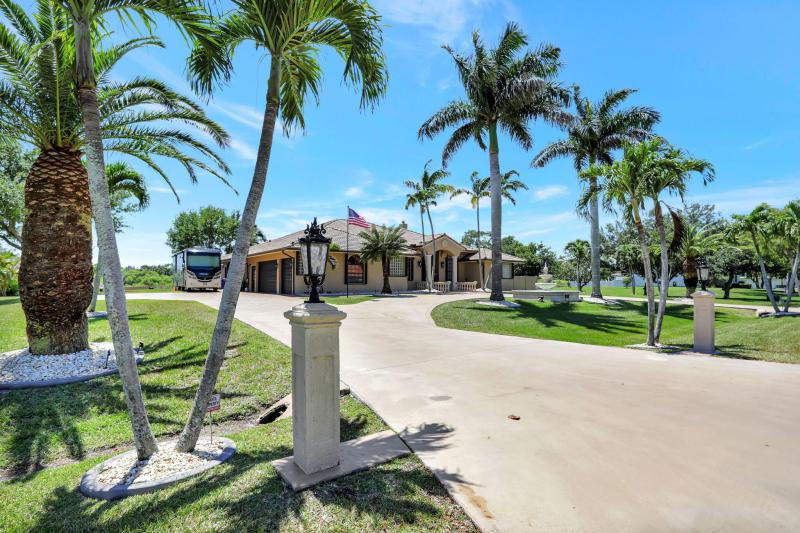  Single Family Homes Photo 7:  Pembroke Pines,  FL 33332
