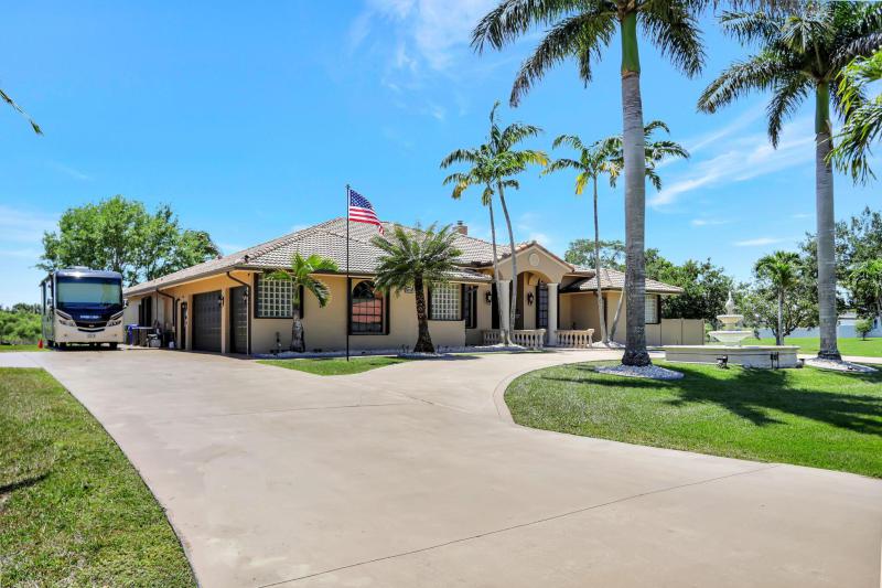  Single Family Homes Photo 8:  Pembroke Pines,  FL 33332