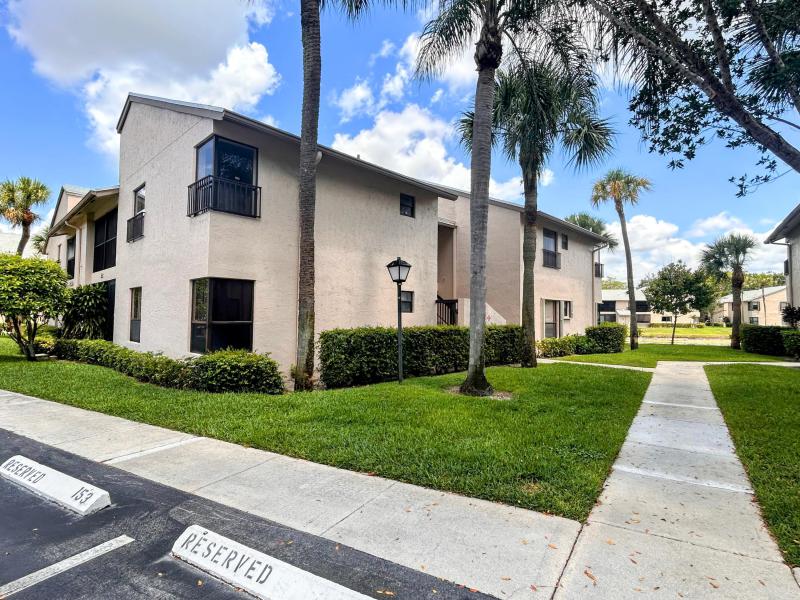  Condo & Townhome Photos