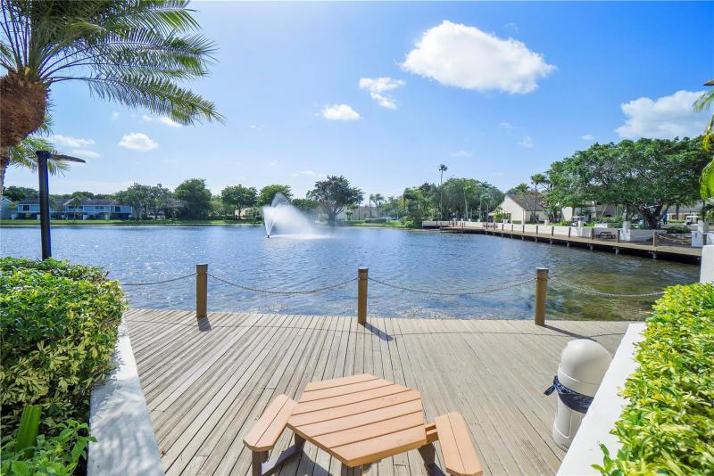  Condo & Townhome Photos