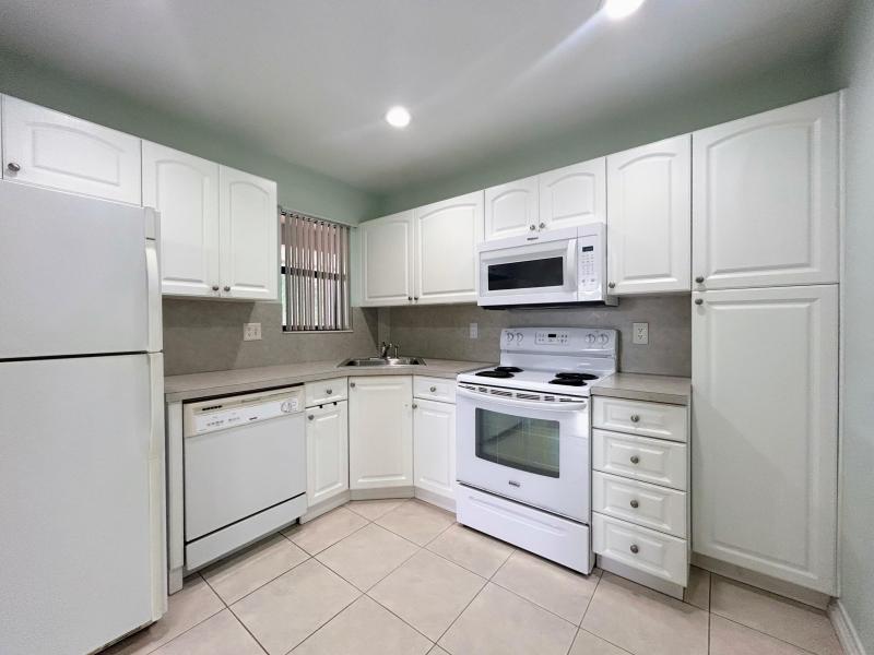  Condo & Townhome Photos