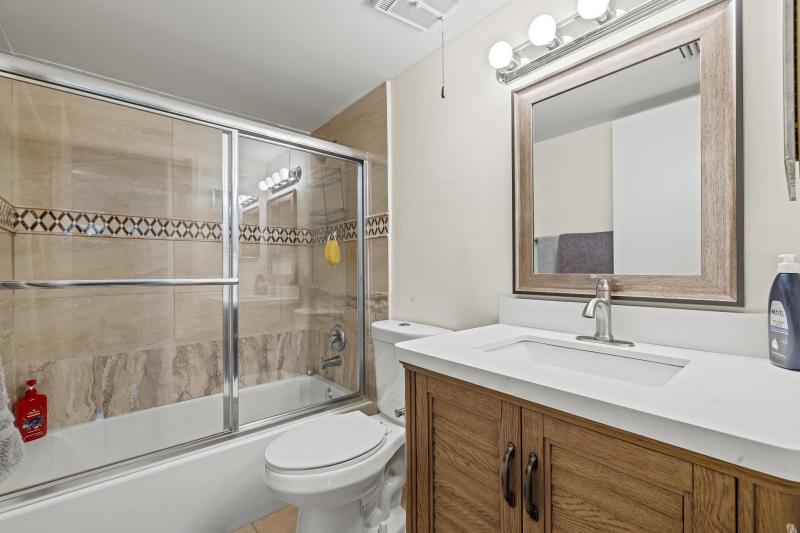  Condo & Townhome Photos