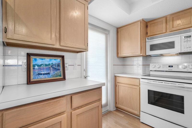  Condo & Townhome Photos