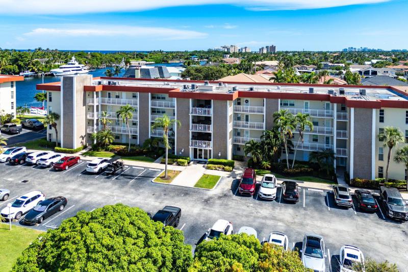  Condo & Townhome Photos