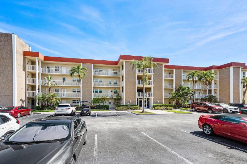  Condo & Townhome Photos