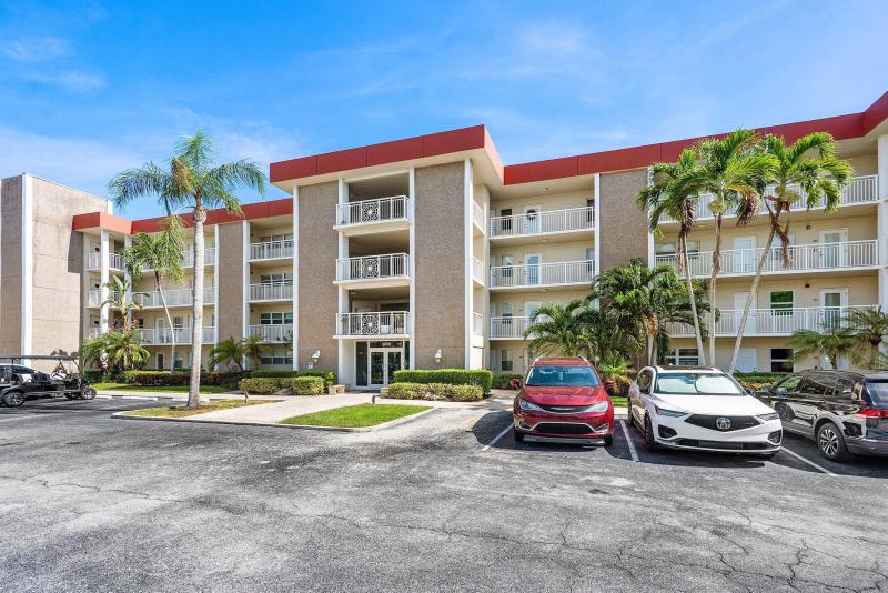  Condo & Townhome Photos