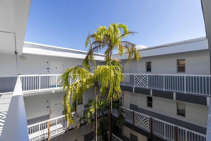  Condo & Townhome Photos