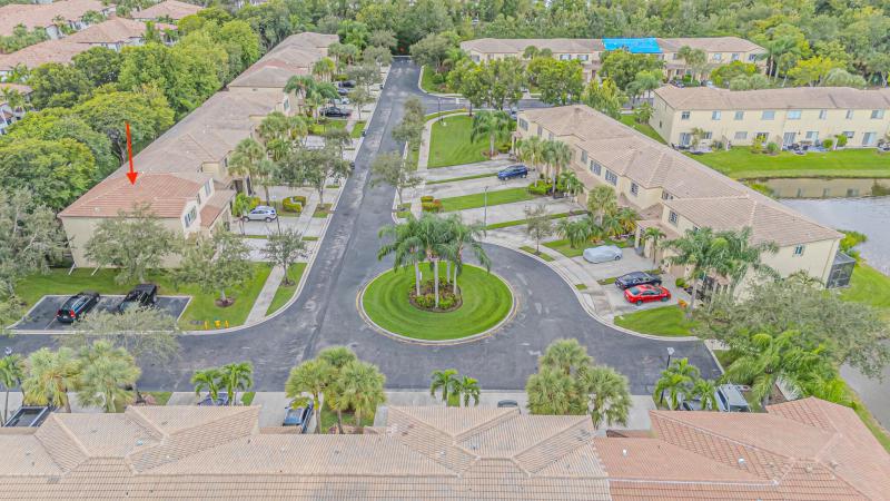  Condo & Townhome Photos