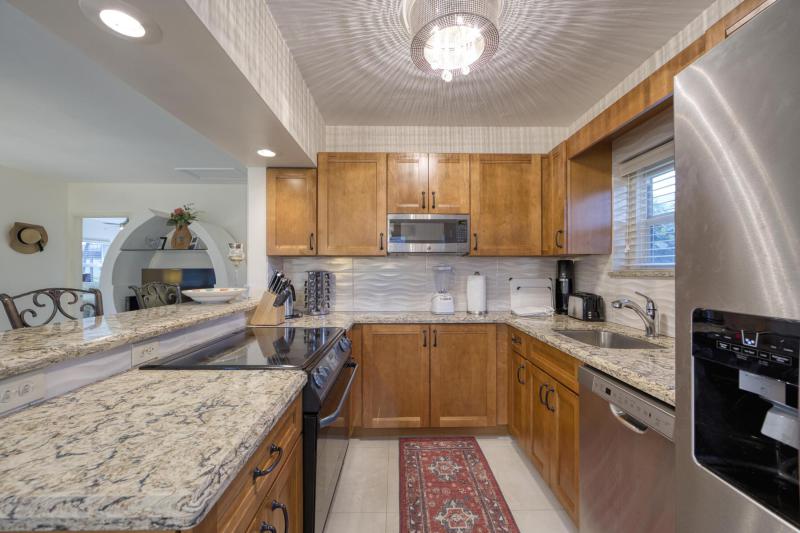  Condo & Townhome Photos