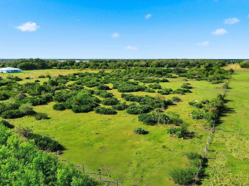  Commercial & Industrial Land Images 