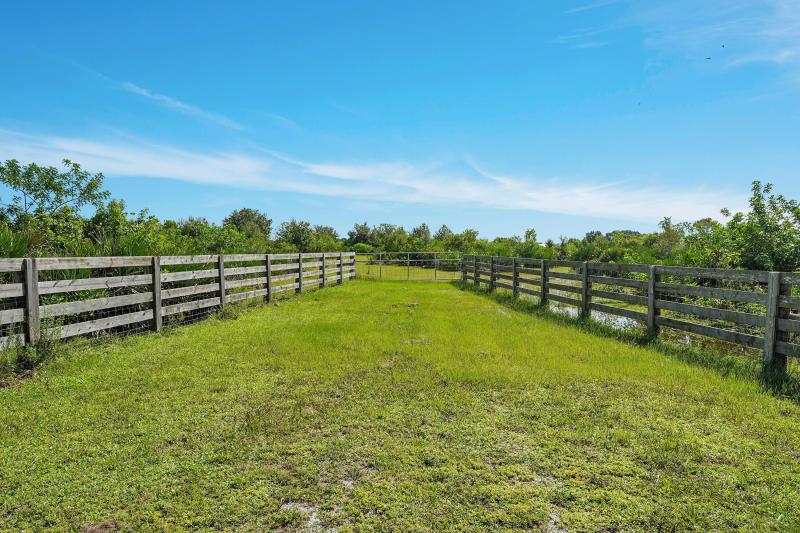  Commercial & Industrial Land Images 