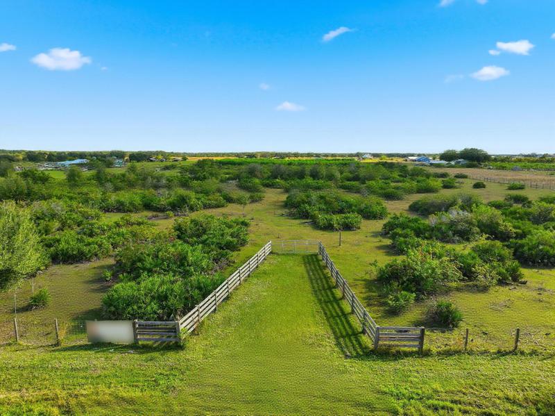  Commercial & Industrial Land Images 