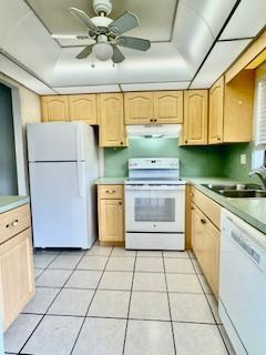  Condo & Townhome Photos