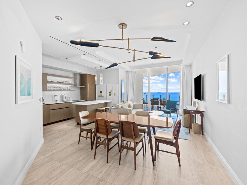  Condo & Townhome Photos