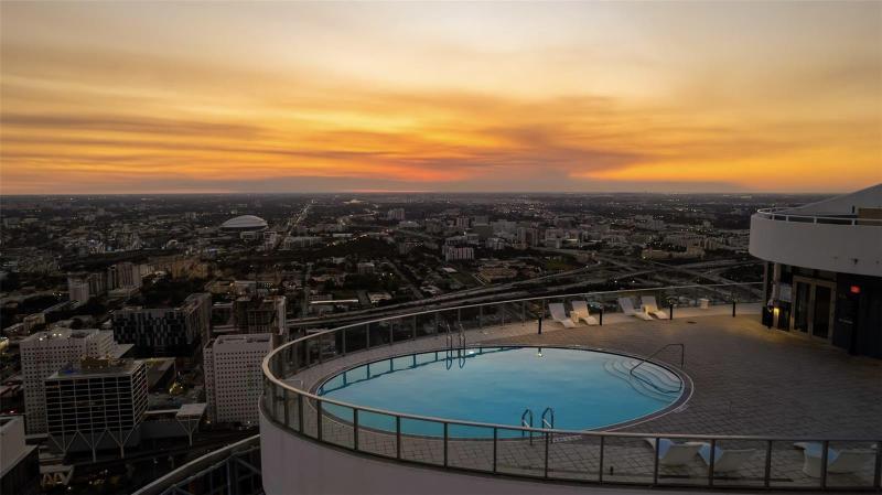  Condo & Townhome Photos