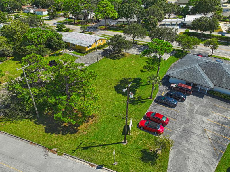  Commercial & Industrial Land Images 