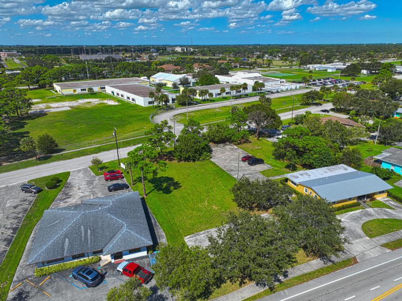  Commercial & Industrial Land Images 