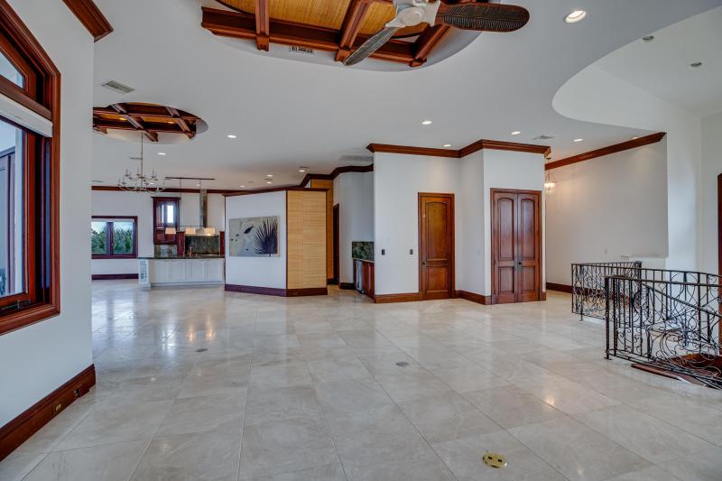  Single Family Homes Photo 12:  Hutchinson Island,  FL 34949