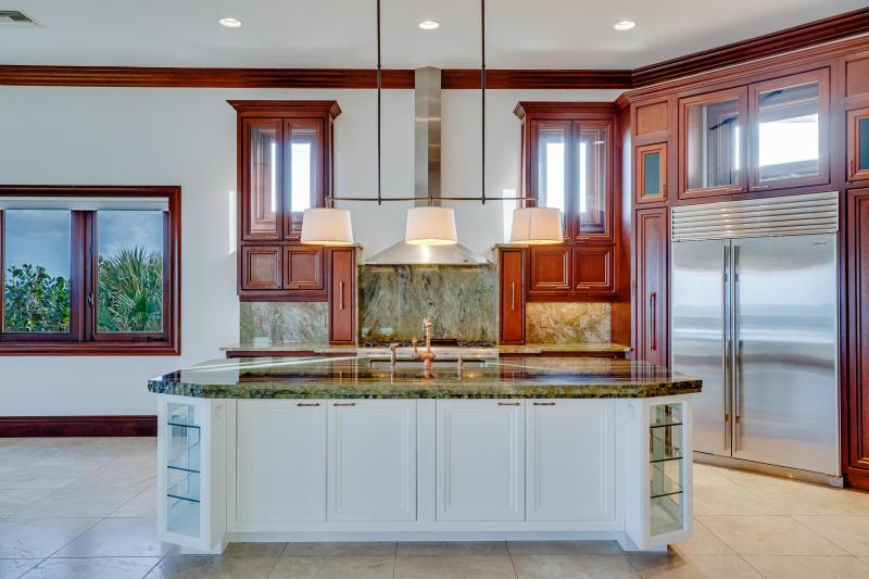  Single Family Homes Photo 18:  Hutchinson Island,  FL 34949