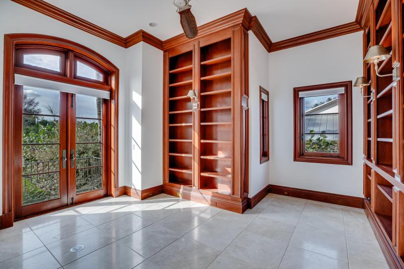  Single Family Homes Photo 21:  Hutchinson Island,  FL 34949