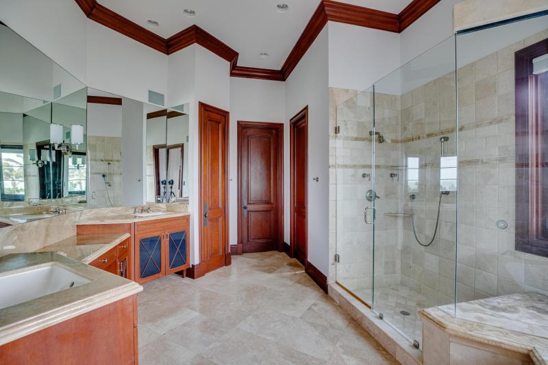  Single Family Homes Photo 25:  Hutchinson Island,  FL 34949