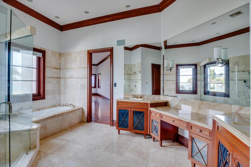  Single Family Homes Photo 26:  Hutchinson Island,  FL 34949