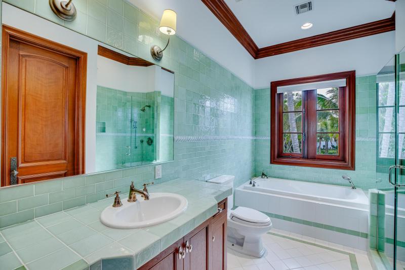  Single Family Homes Photo 30:  Hutchinson Island,  FL 34949