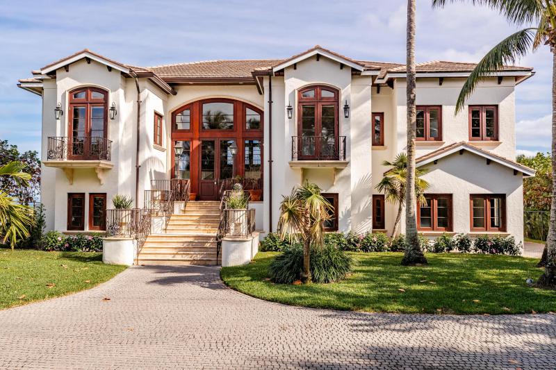  Single Family Homes Photo 5:  Hutchinson Island,  FL 34949