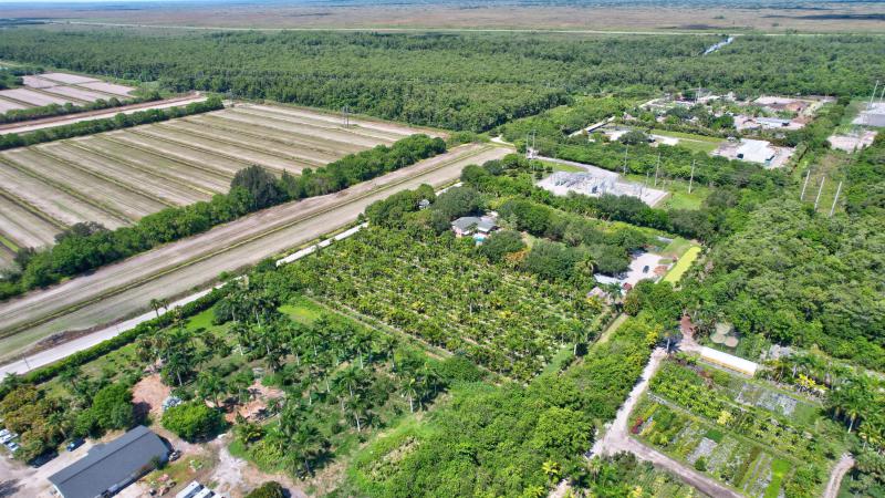  Commercial & Industrial Land Images 