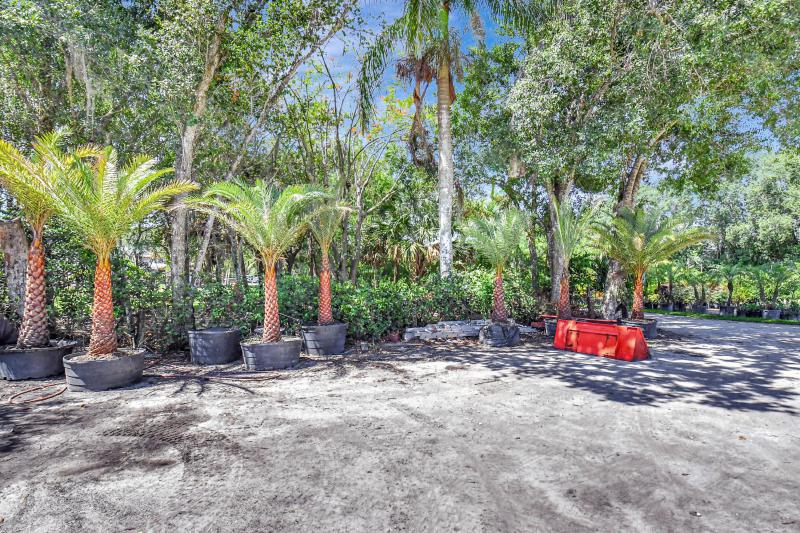  Commercial & Industrial Land Images 