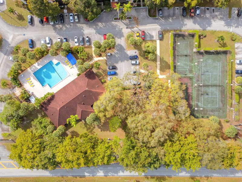  Condo & Townhome Photos