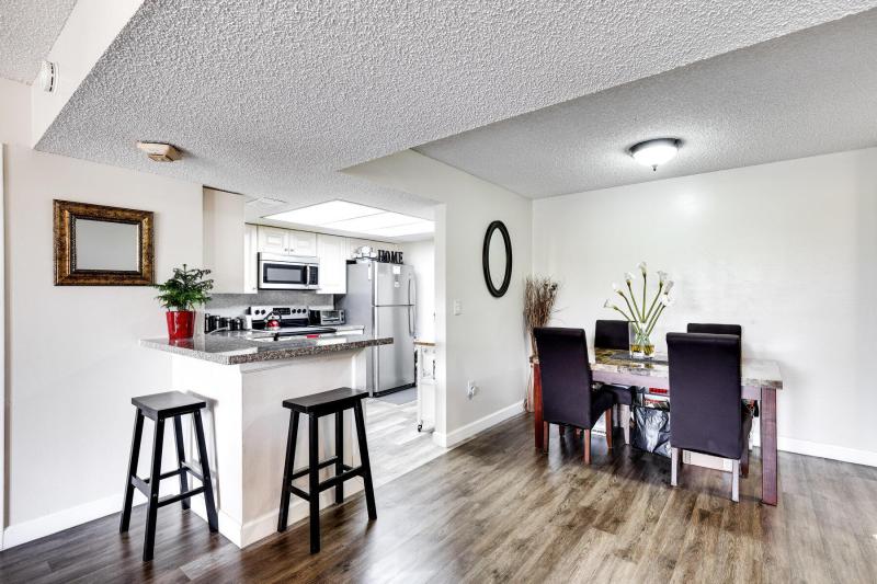  Condo & Townhome Photos