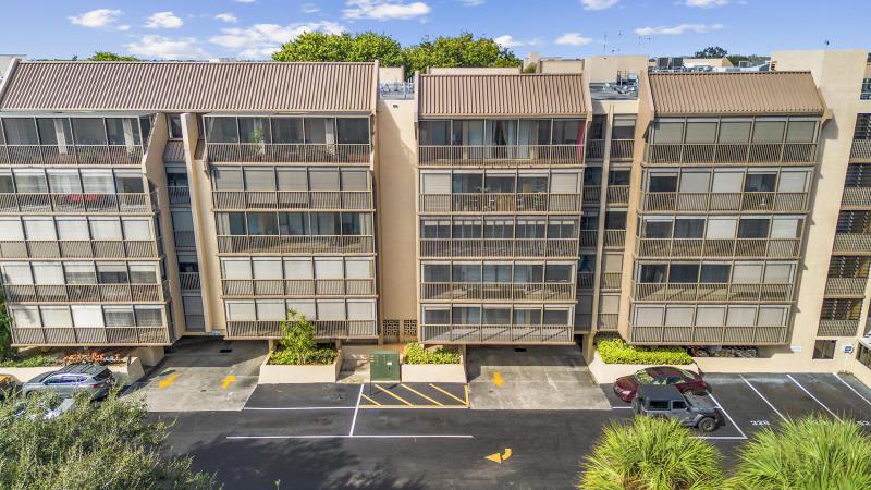  Condo & Townhome Photos