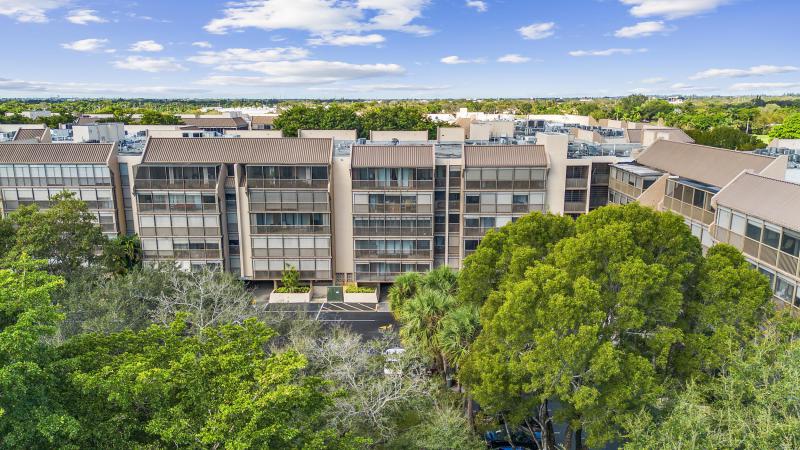  Condo & Townhome Photos