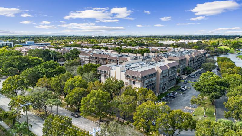  Condo & Townhome Photos