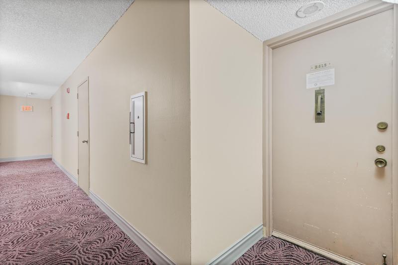  Condo & Townhome Photos